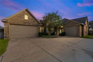 6 Reserve Blvd, Corpus Christi, TX 78414