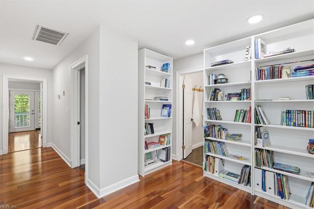 1225 Birdneck Lake DR, Virginia Beach, VA 23451