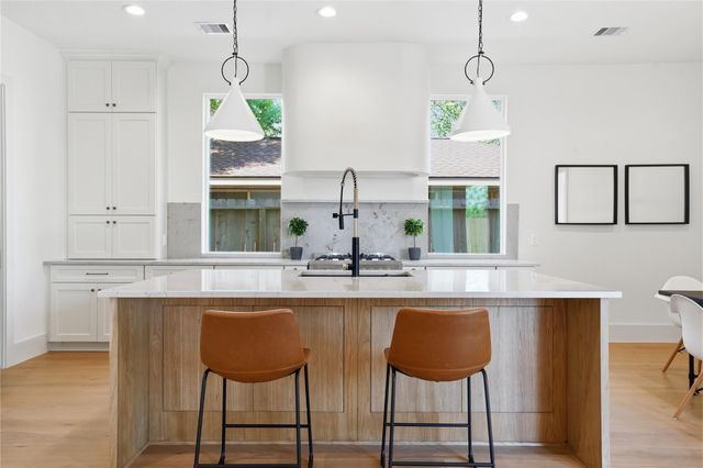 1918 Spillers Lane, Houston, TX 77043