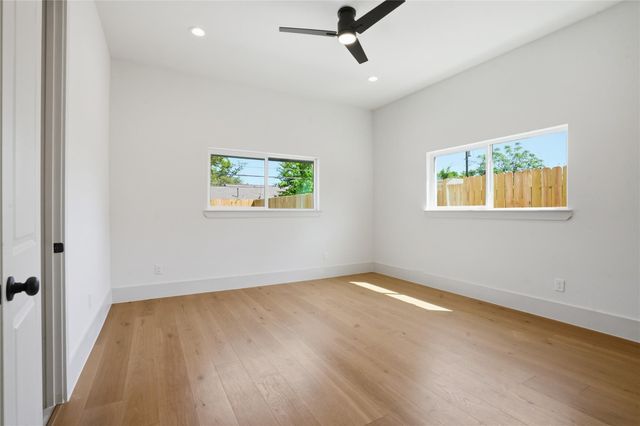 1918 Spillers Lane, Houston, TX 77043