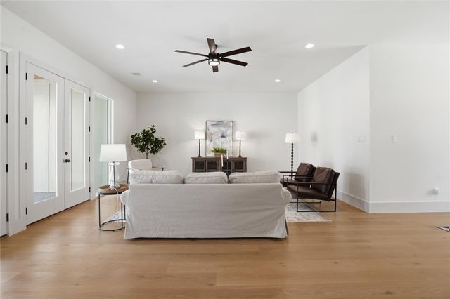 1918 Spillers Lane, Houston, TX 77043