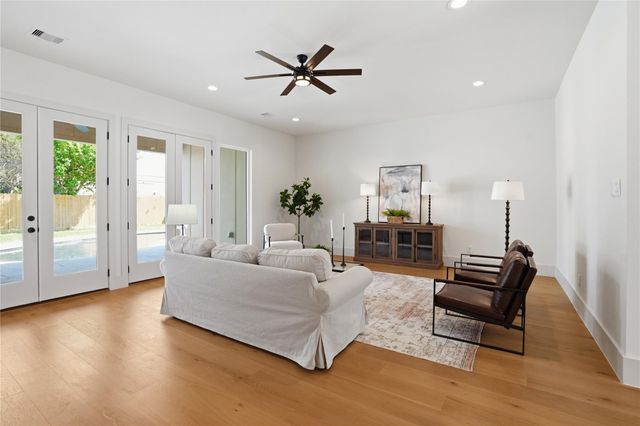 1918 Spillers Lane, Houston, TX 77043