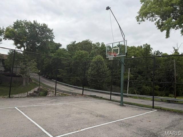 2038 Falling Brook Drive, Maryland Heights, MO 63043