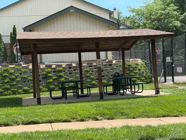 2038 Falling Brook Drive, Maryland Heights, MO 63043