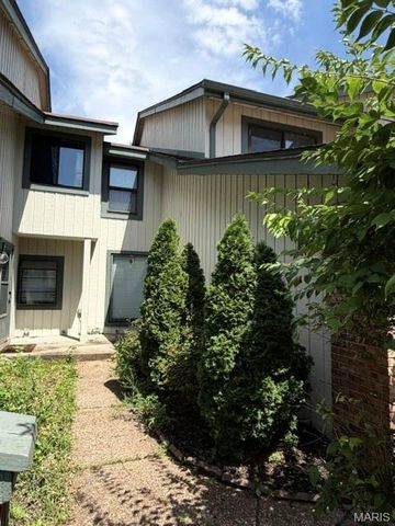 2038 Falling Brook Drive, Maryland Heights, MO 63043