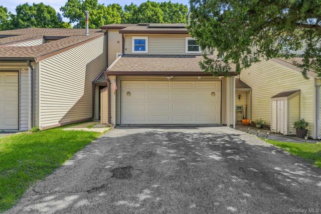 190 Country Club Drive, Florida, NY 10921