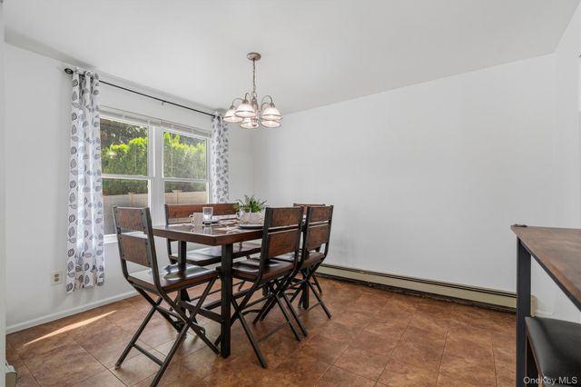 190 Country Club Drive, Florida, NY 10921