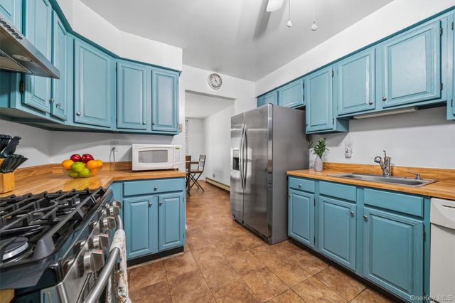 190 Country Club Drive, Florida, NY 10921