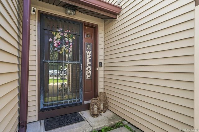 190 Country Club Drive, Florida, NY 10921
