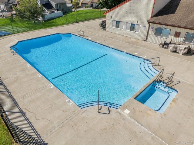 190 Country Club Drive, Florida, NY 10921