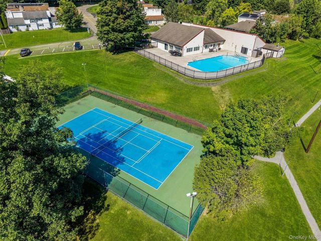 190 Country Club Drive, Florida, NY 10921