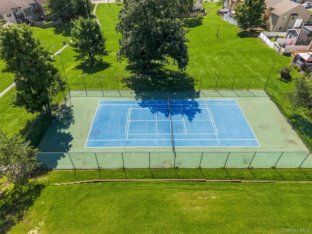 190 Country Club Drive, Florida, NY 10921