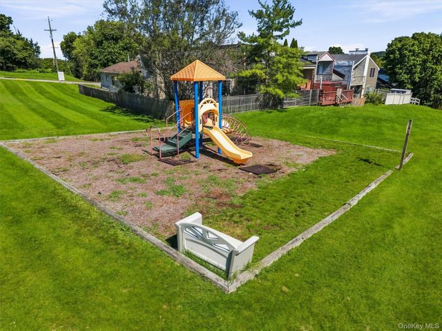190 Country Club Drive, Florida, NY 10921