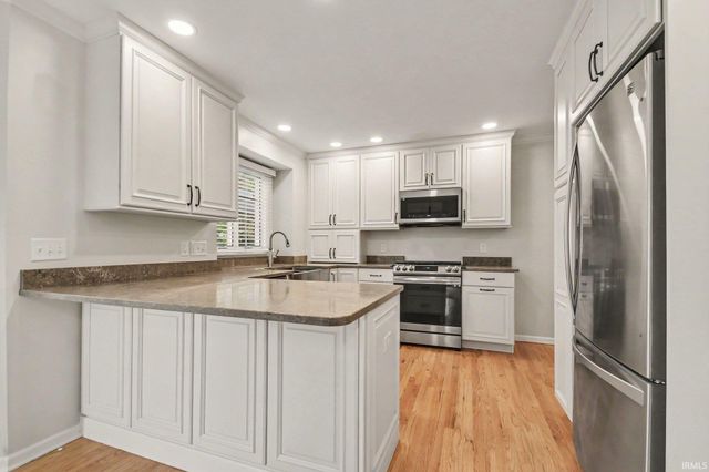 50581 Weeping Willow Run E, Granger, IN 46530