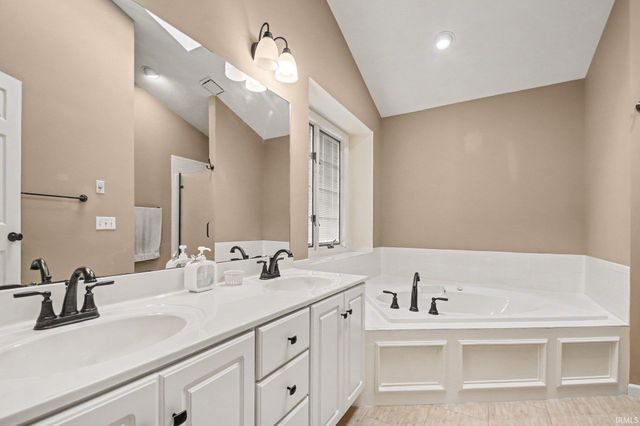 50581 Weeping Willow Run E, Granger, IN 46530