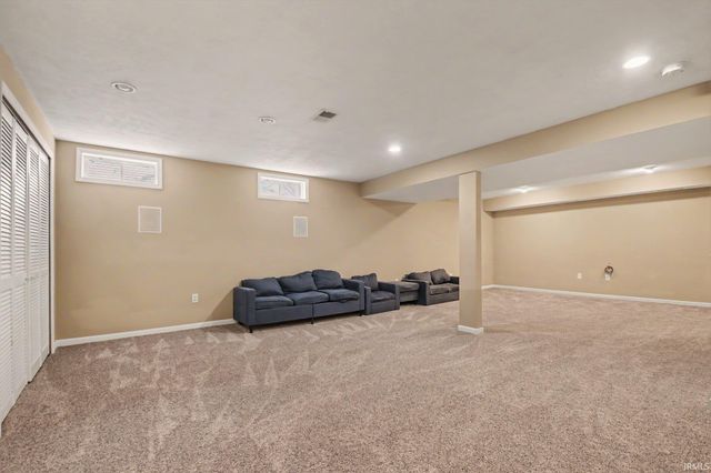 50581 Weeping Willow Run E, Granger, IN 46530