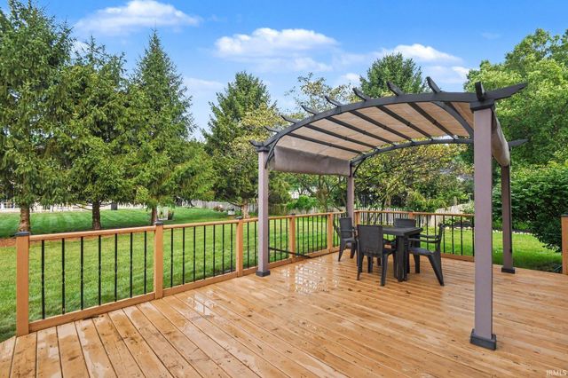 50581 Weeping Willow Run E, Granger, IN 46530