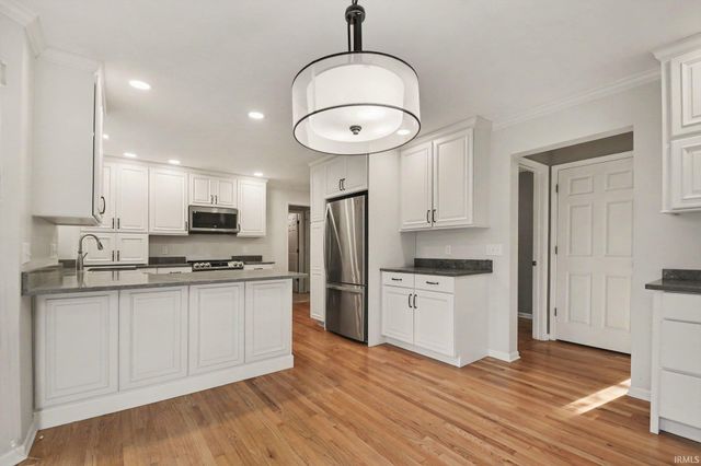 50581 Weeping Willow Run E, Granger, IN 46530
