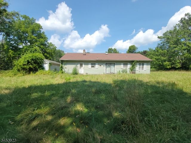 547 Kemah Lake Rd, Frankford Twp., NJ 07826