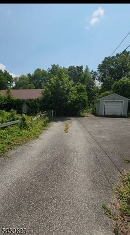 547 Kemah Lake Rd, Frankford Twp., NJ 07826