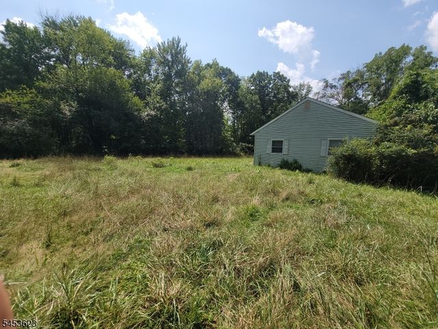 547 Kemah Lake Rd, Frankford Twp., NJ 07826