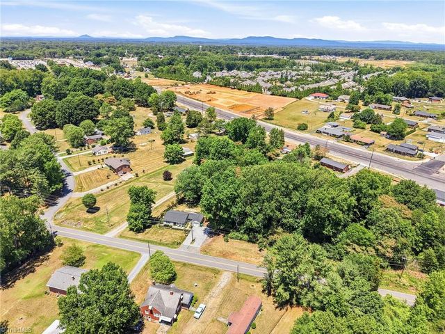 2758 Martin Street, Walkertown, NC 27051