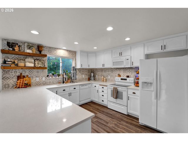 1265 LAUREL St, Florence, OR 97439