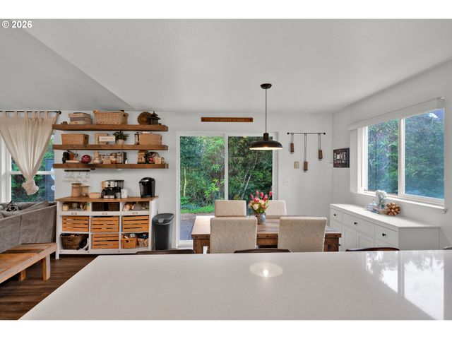 1265 LAUREL St, Florence, OR 97439