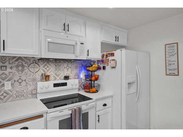 1265 LAUREL St, Florence, OR 97439