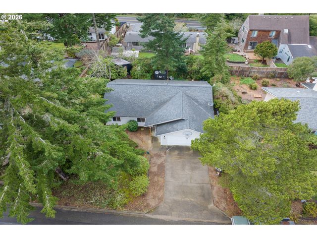 1265 LAUREL St, Florence, OR 97439
