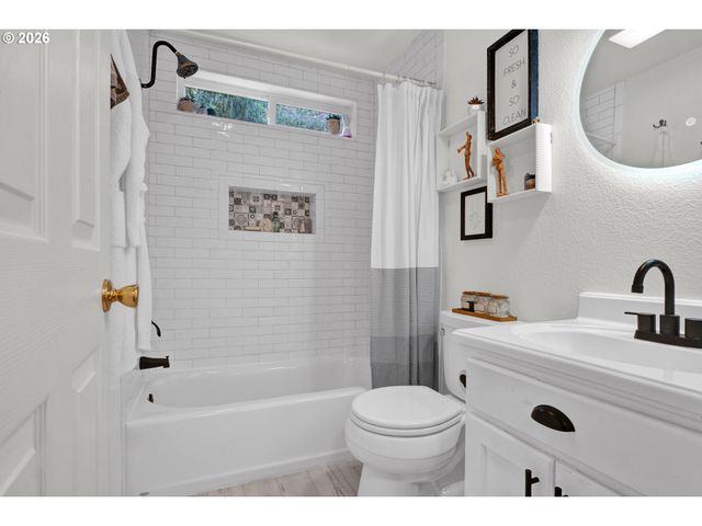 1265 LAUREL St, Florence, OR 97439