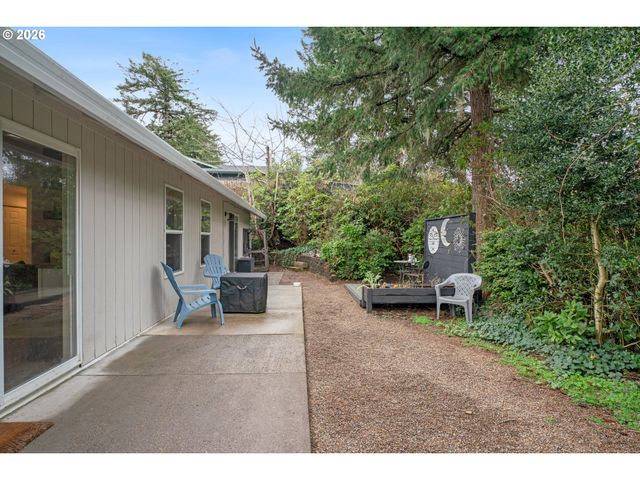 1265 LAUREL St, Florence, OR 97439