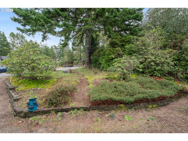 1265 LAUREL St, Florence, OR 97439