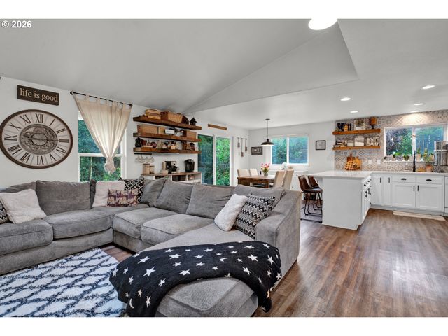 1265 LAUREL St, Florence, OR 97439