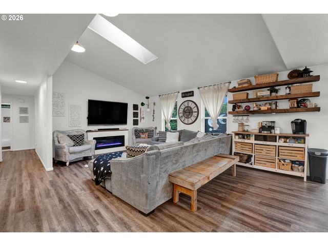 1265 LAUREL St, Florence, OR 97439