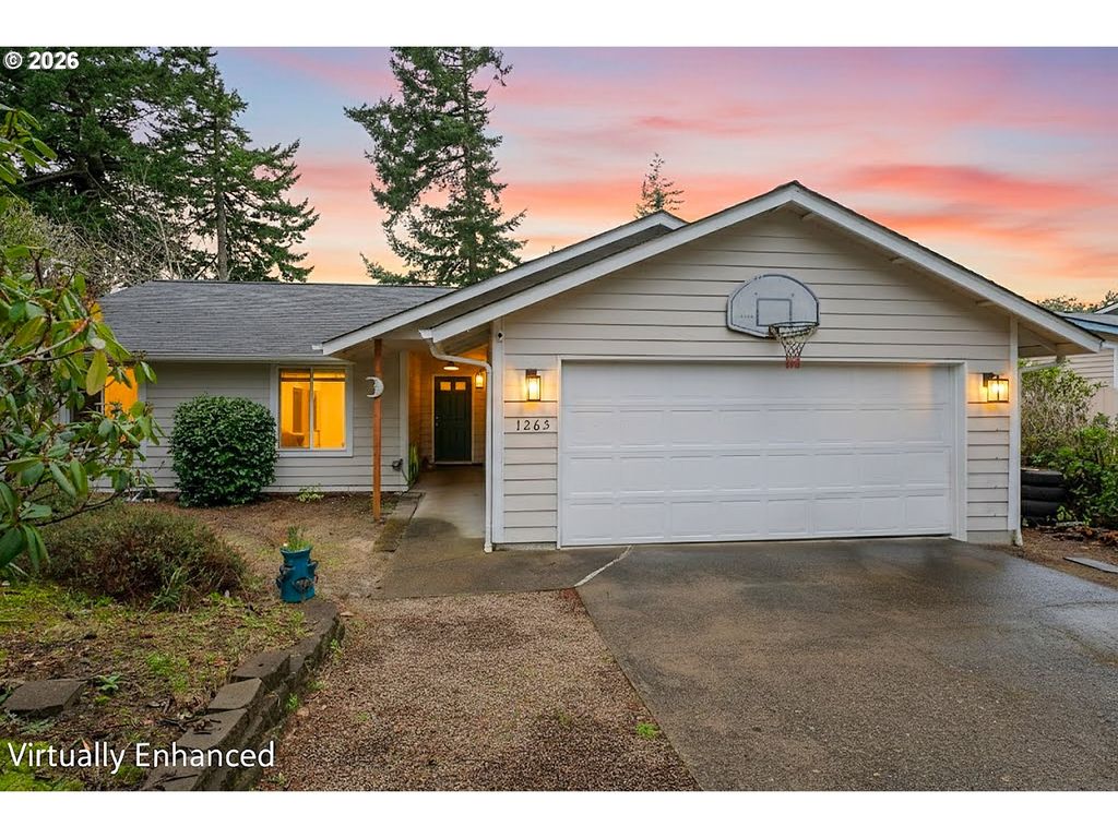 1265 LAUREL St, Florence, OR 97439