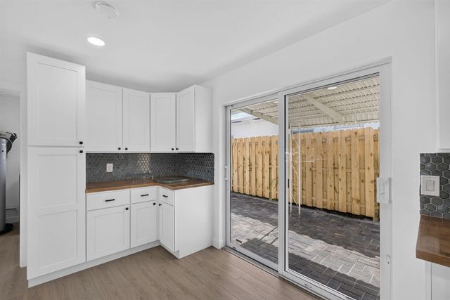 665 W 7th Street, Riviera Beach, FL 33404
