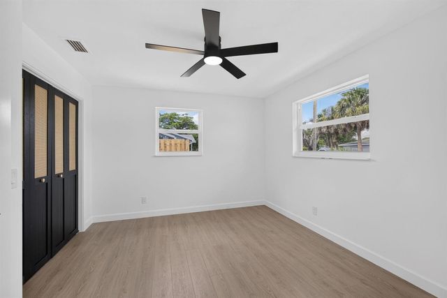 665 W 7th Street, Riviera Beach, FL 33404