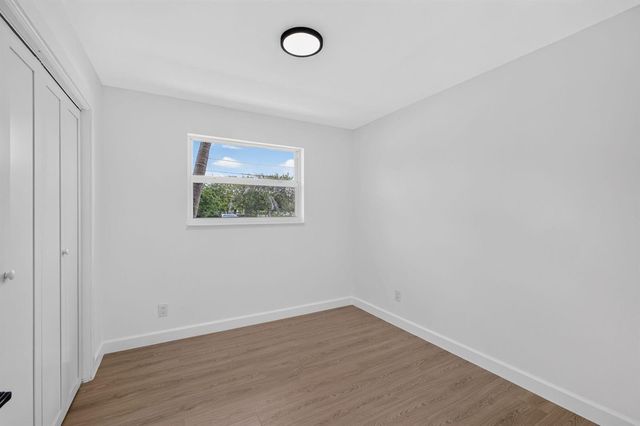 665 W 7th Street, Riviera Beach, FL 33404