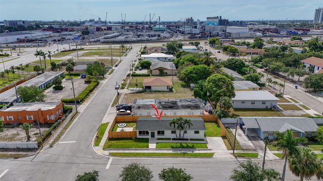 665 W 7th Street, Riviera Beach, FL 33404