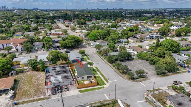 665 W 7th Street, Riviera Beach, FL 33404