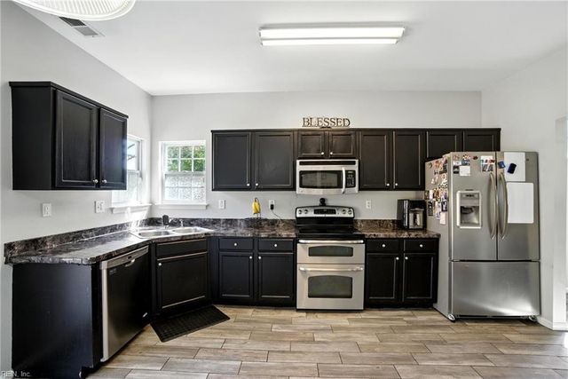 4150 River Breeze CIR, Chesapeake, VA 23321