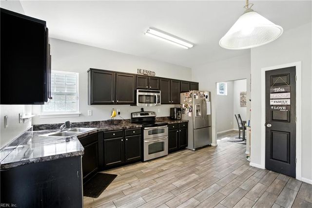 4150 River Breeze CIR, Chesapeake, VA 23321