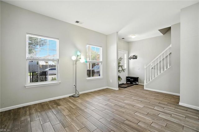 4150 River Breeze CIR, Chesapeake, VA 23321