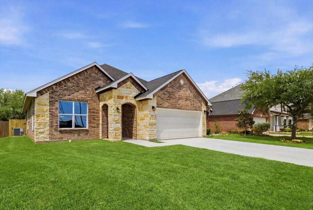 5014 E E Meadow Drive, Deer Park, TX 77536