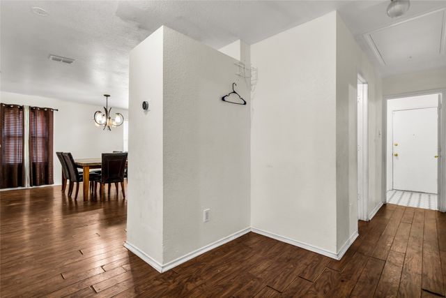 7802 Calgary Lane, Arlington, TX 76001