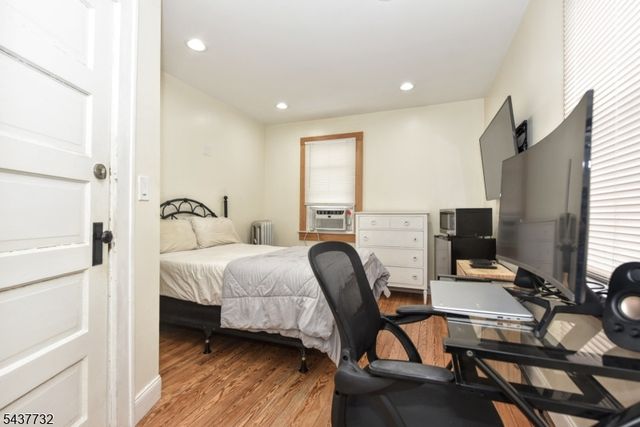 111 Teaneck Rd, Teaneck Twp., NJ 07666