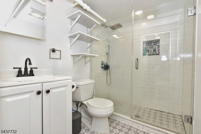 111 Teaneck Rd, Teaneck Twp., NJ 07666