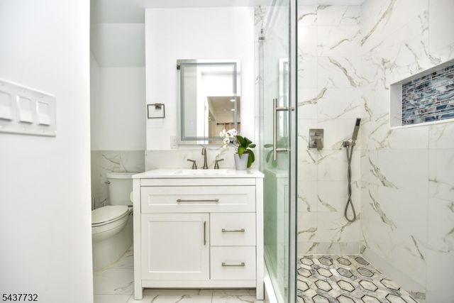 111 Teaneck Rd, Teaneck Twp., NJ 07666