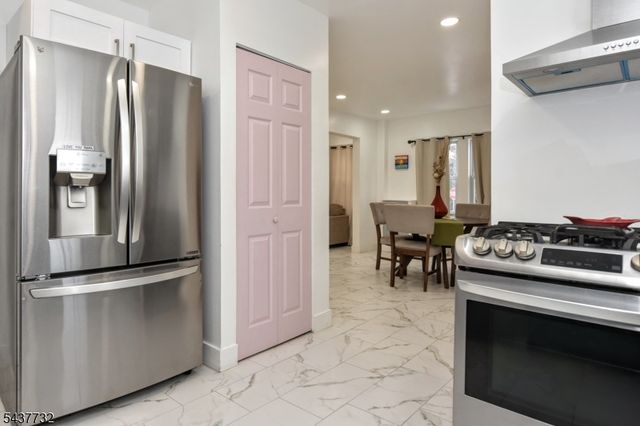 111 Teaneck Rd, Teaneck Twp., NJ 07666